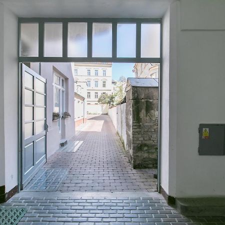 Cozy Apartment In Quiet Courtyard Near Charles Bridge Prag Exterior foto