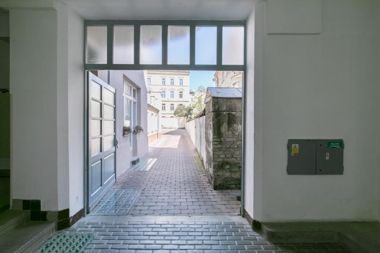 Cozy Apartment In Quiet Courtyard Near Charles Bridge Prag Exterior foto